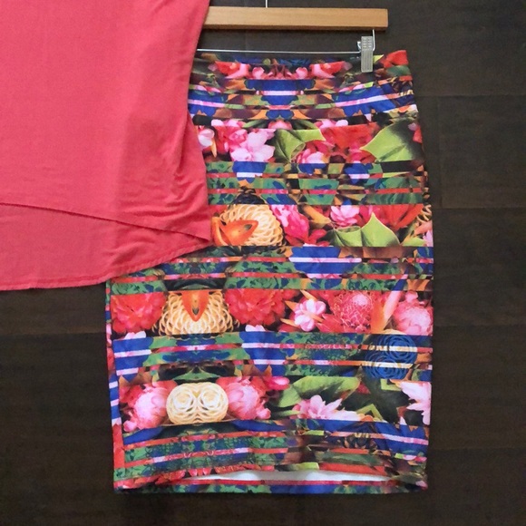LulaRoe Outfit size Medium Irma Top + Cassie Skirt - Picture 2 of 5